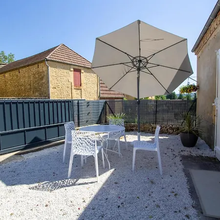 Maison Charmante Avec Cour, Wifi, Proche De Sarlat, Ideale Famille, Equipements Bebe Inclus - Fr-1-616-193 Дом отдыха Calviac-en-Perigord