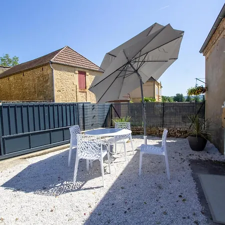 Дом отдыха Maison Charmante Avec Cour, Wifi, Proche De Sarlat, Ideale Famille, Equipements Bebe Inclus - Fr-1-616-193 *