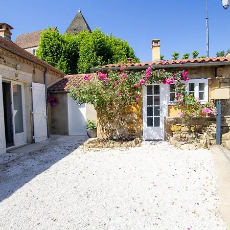 Maison Charmante Avec Cour, Wifi, Proche De Sarlat, Ideale Famille, Equipements Bebe Inclus - Fr-1-616-193 *